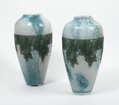 Etablissements LEGRAS 
Paire de vases coniques...