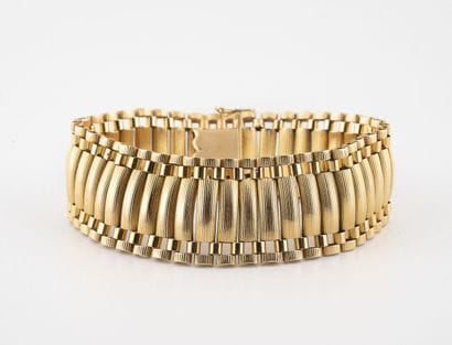 Bracelet ruban en or jaune (750) à maillons...