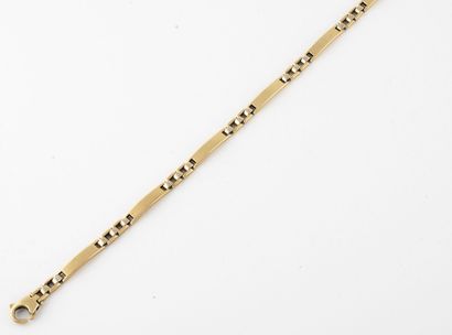 Yellow gold bracelet (750) with flat links...