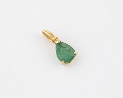 Yellow gold (750) pendant holding a pear-shaped...
