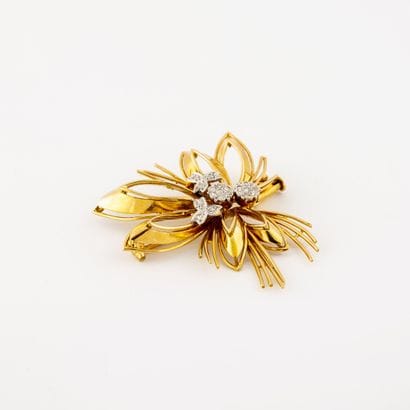 Broche en filins d' or jaune et or gris (750)...