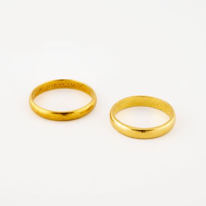Two wedding rings in yellow gold (750).

Total...