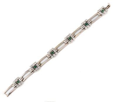 BOUCHERON Paris
Articulated bracelet in white...