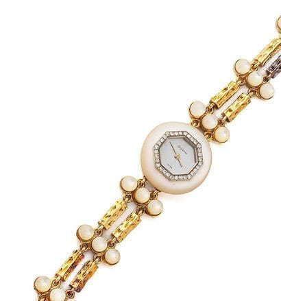 DELANEAU
Beautiful lady's wristwatch in yellow...
