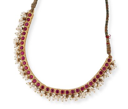 INDE, XXème siècle
Necklace composed of an...