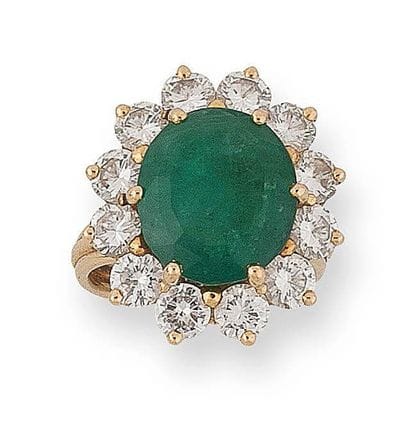 Bague en fil d'or 750 millièmes, ornée d'une...