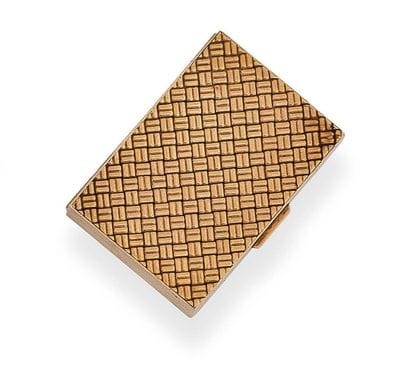 VAN CLEEF & ARPELS
Small pill box in yellow...