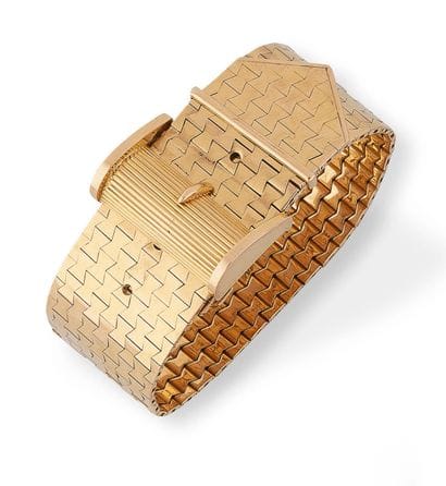Large yellow gold (750) belt bracelet with...
