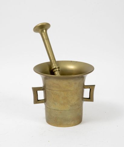 Mortar of pharmacy, with cylindrical body,...