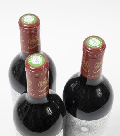 Château Mouton Rothschild
3 bottles, 2002.

GCC1...