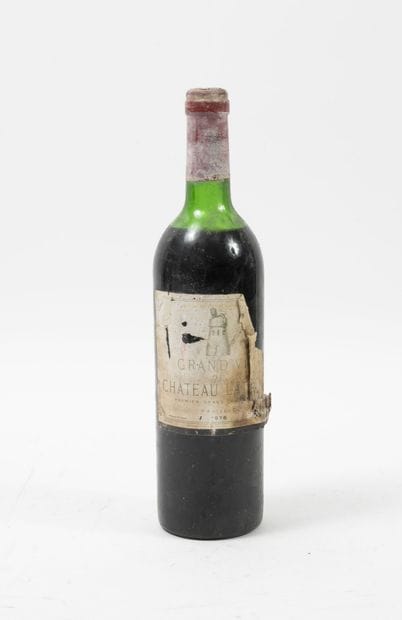 CHÂTEAU LATOUR
1 bottle, 1976.

GCC1 Pauillac.

High...