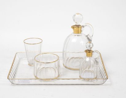 Lot in crystal and glass with gilded border:

-A...