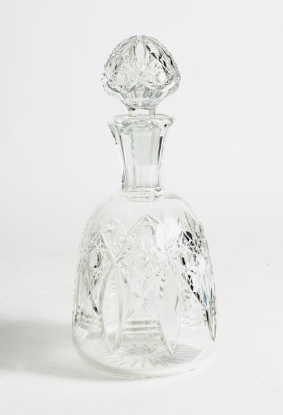 BACCARAT
Carafe and its stopper.

In cut...