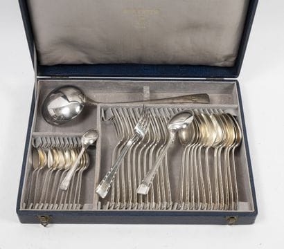 ERCUIS
Part of an Art Deco silver-plated...