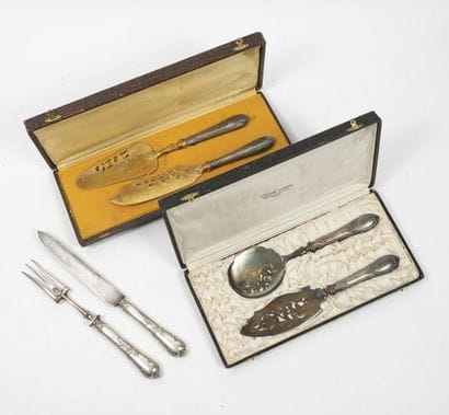 Lot in silver plated metal including : 

-...