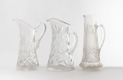 Lot of three jugs.

In cut glass.

H. 29...