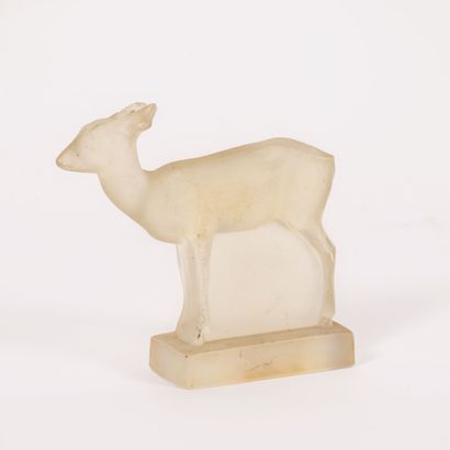 Éditions ETLING
Hind.

Proof in molded opalescent...