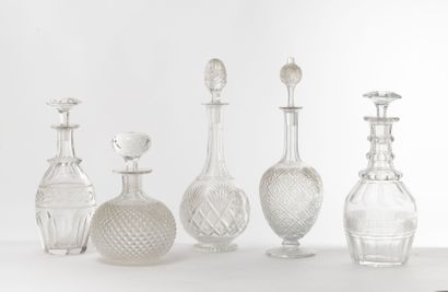 Lot of five carafes and stoppers.

In cut...