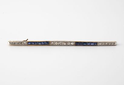 Broche barrette en or jaune (750) ornée de...