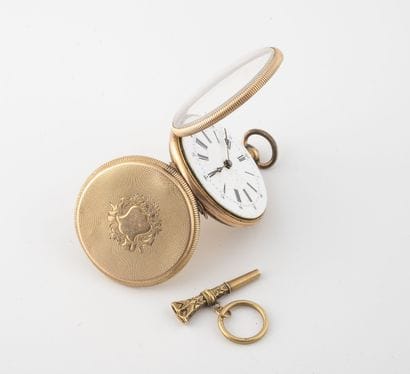 Montre de col en or jaune (750).

Cadran...