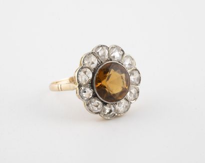 Bague marguerite en or jaune (585) et platine...
