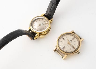 OMEGA
Montre bracelet de dame.

Boîtier rond...