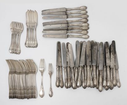 Partie de ménagère (réassortie) en argent...