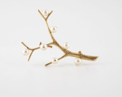 Broche en or jaune (750) en forme de branchage...