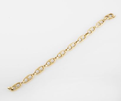 Bracelet à maille marine en or jaune (750).

Fermoir...