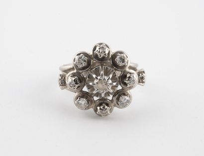 Bague fleur en or jaune rhodié (750) et en...