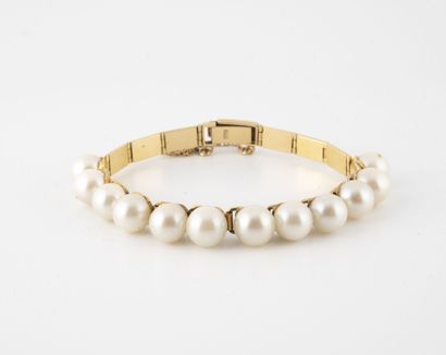 Bracelet en or jaune (750) orné de maillons...