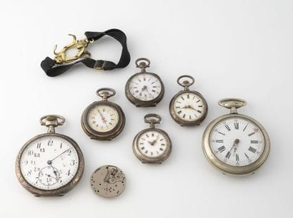 Un lot de montres en argent (800) comprenant...