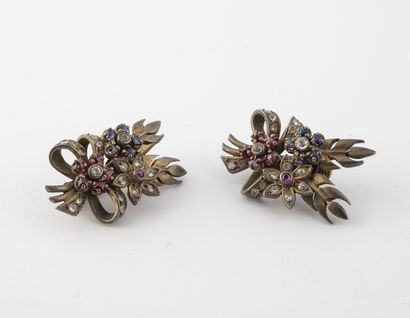 Paire de clips d'oreilles gerbes de fleur...
