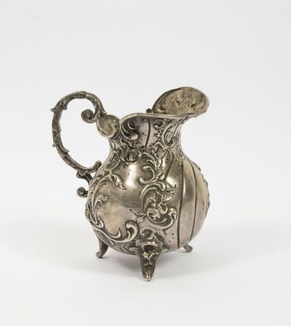 Trois pièces de forme chiffrées C.C. :

-...