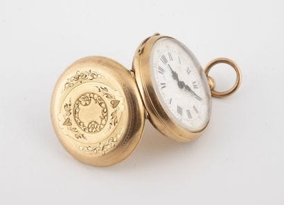 Montre de col en or jaune (750)

Couvercle...