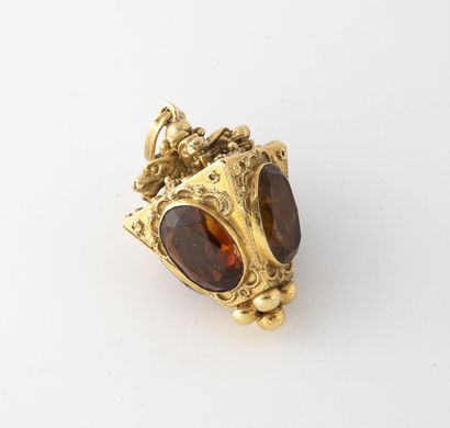Pendentif en or jaune (750) en forme de lanterne...
