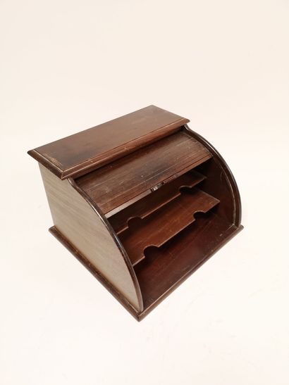 Mahogany curtain desk sorter.

Circa 1930-1950.

21...