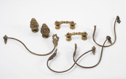 Lot of bronze objects:

- Electrified table...