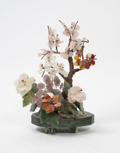 CHINE
- Bonsai in hard stones (jade, serpentine,...