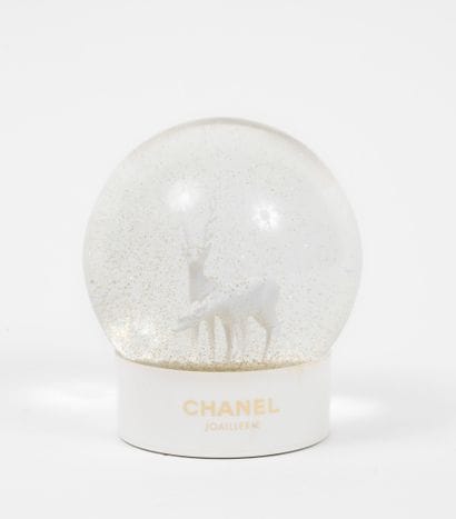 CHANEL Joaillerie
Snow globe decorated with...