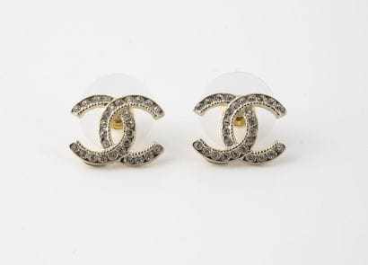 CHANEL
Pair of earrings signed by the house...