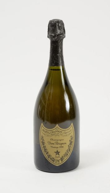 MOET ET CHANDON Cuvée DOM PERIGNON 
Une bouteille...