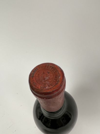 PETRUS
1 bouteille, 1973. 

Pomerol. 

Niveau...