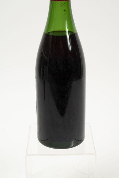 ROMANÉE-SAINT-VIVANT
1 bouteille, 1975.

Domaine...
