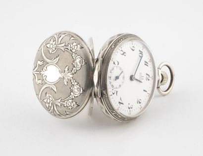 OMEGA
Silver pocket watch (800).

Back cover...