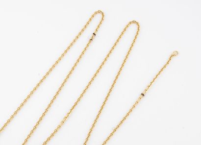 Chaine maille forçat or jaune (750).

Fermoir...