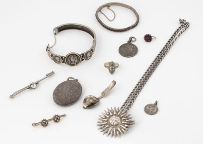 Lot de bijoux en argent ( min. 800) comprenant...