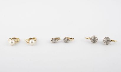 Lot of three pairs of sleepers including...