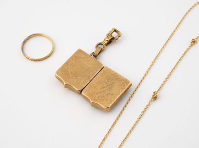 Lot of small jewelry in yellow gold (750)...