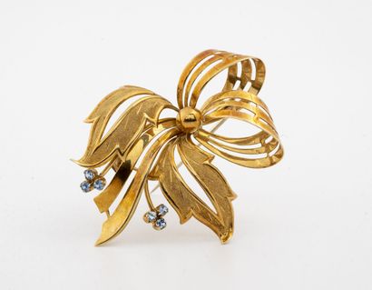 Broche noeud en or jaune (750) à décor de...